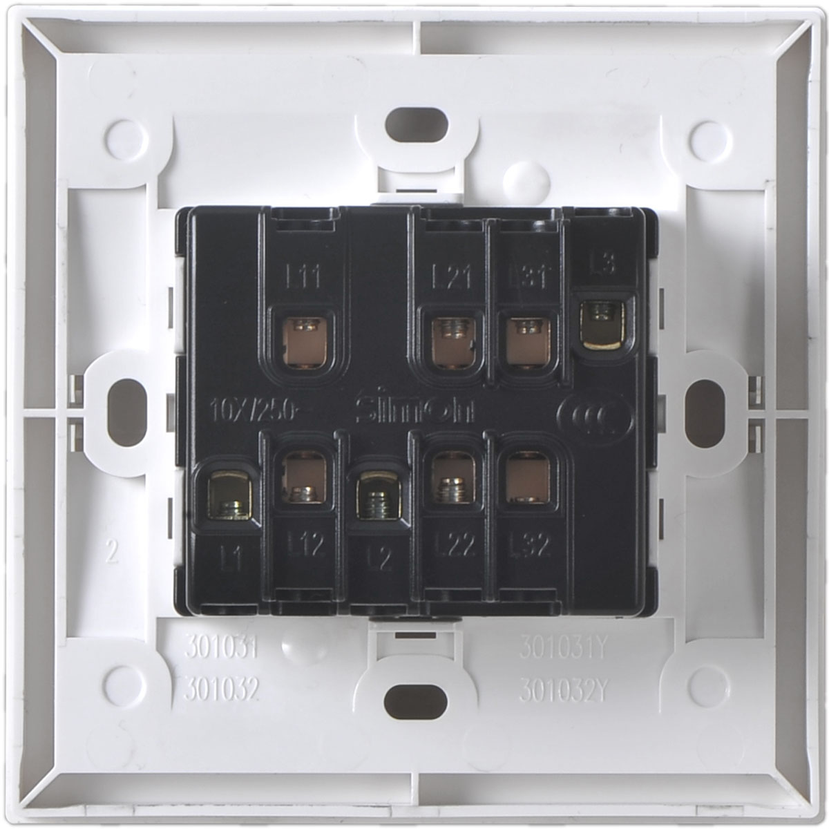 Simon Three Gang 2-Way Switches